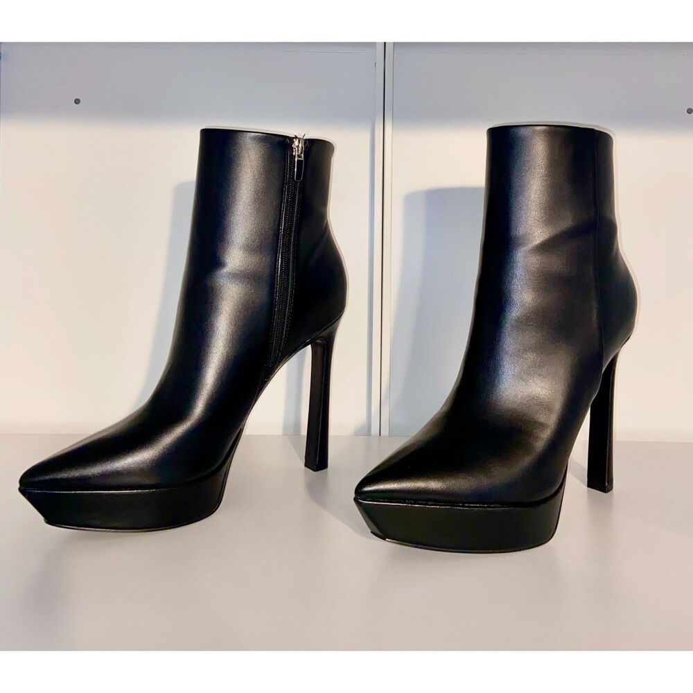 NWOT Nine West "Loraa" platform booties